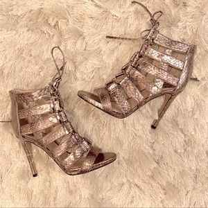 Vince Camuto Freshi Ankle High Metallic Pump (6)